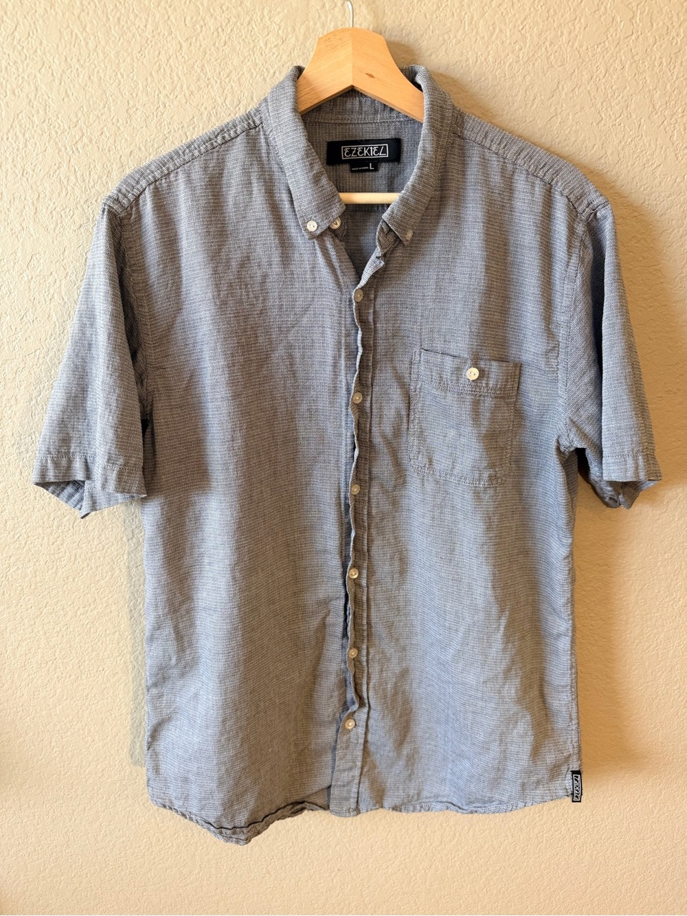 Ezekiel Men's Short-Sleeve Button-Down Shirt in Heather Blue